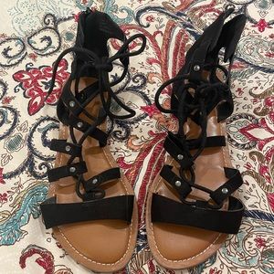 Black sandals size 6 1/2 like new